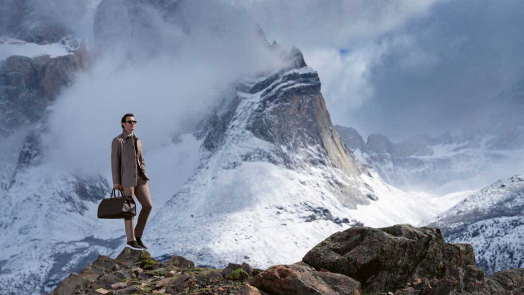 The model standing in Mirador Bader Valley