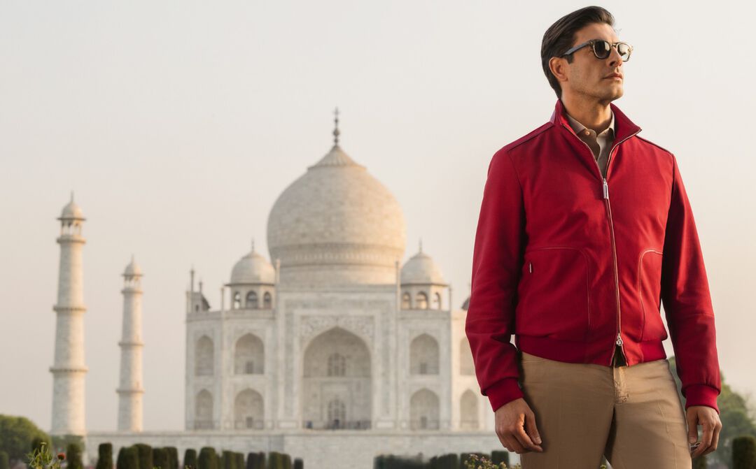 model in front of Taj Mahal
