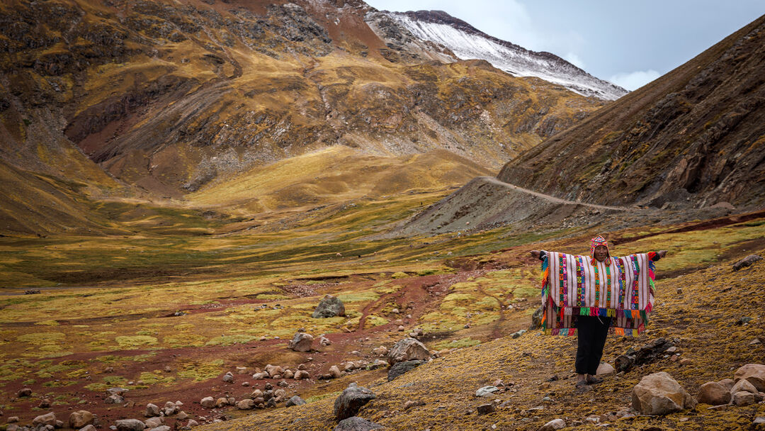 The Sacred Valley, one of the unspoilt natural wonders of Peru. In the photo, at the foot of Palcoyo, the Rainbow Mountain, which rises to 4,900 metres with rock formations characterised by mineral colours.