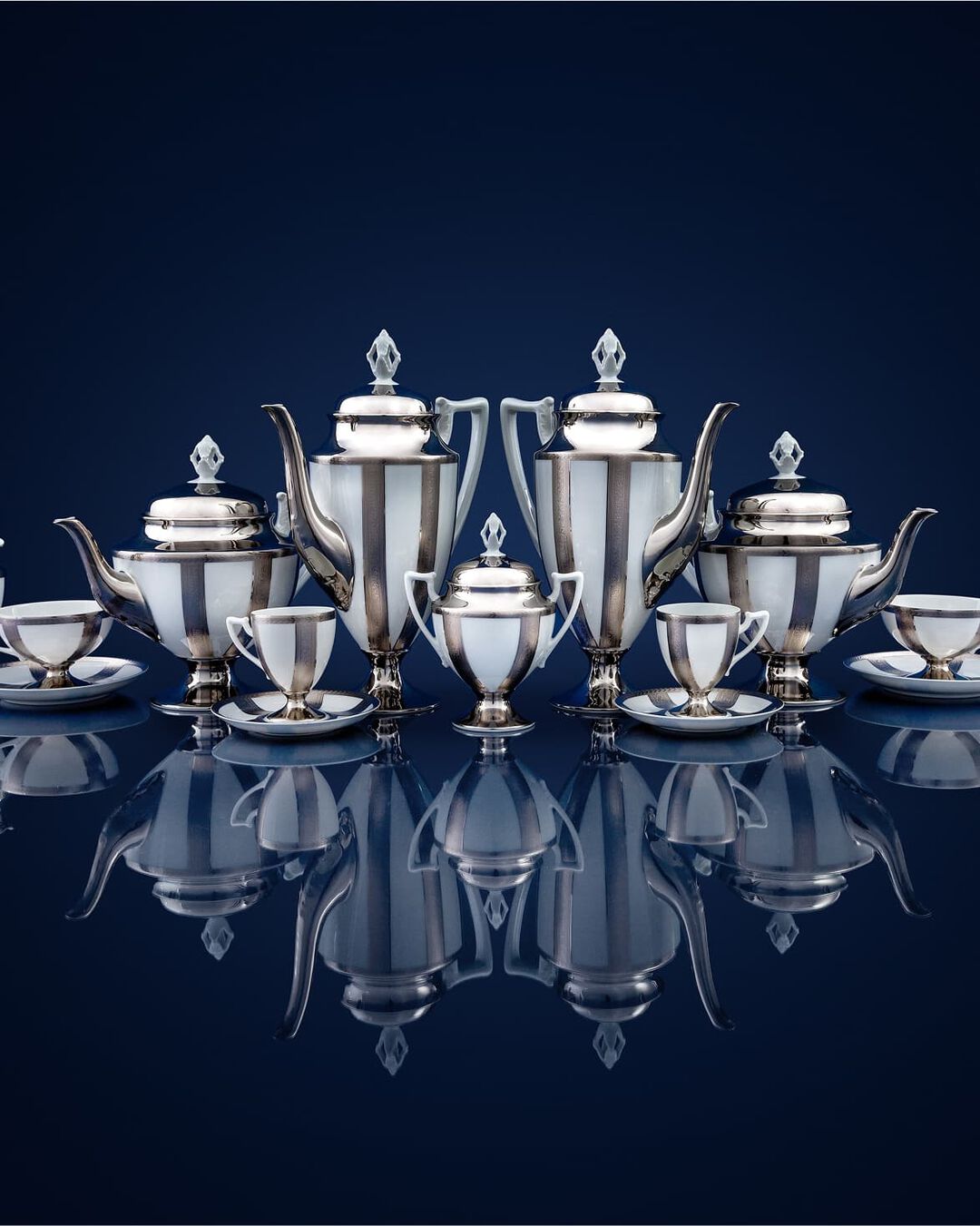 porcelain dinner services