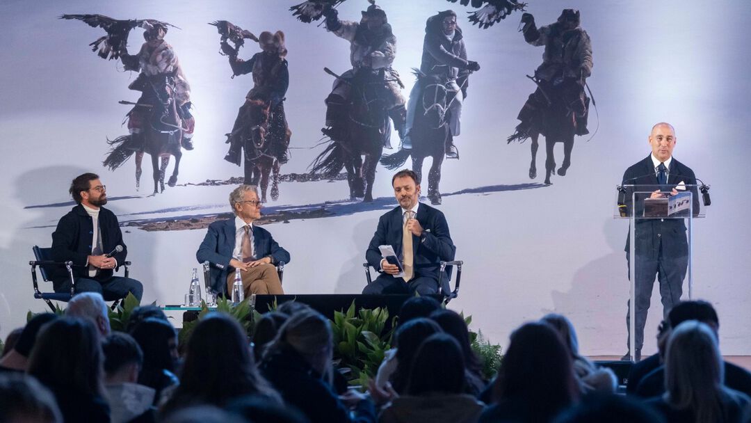 Focus stage of Stefano Ricci Explorer Symposium