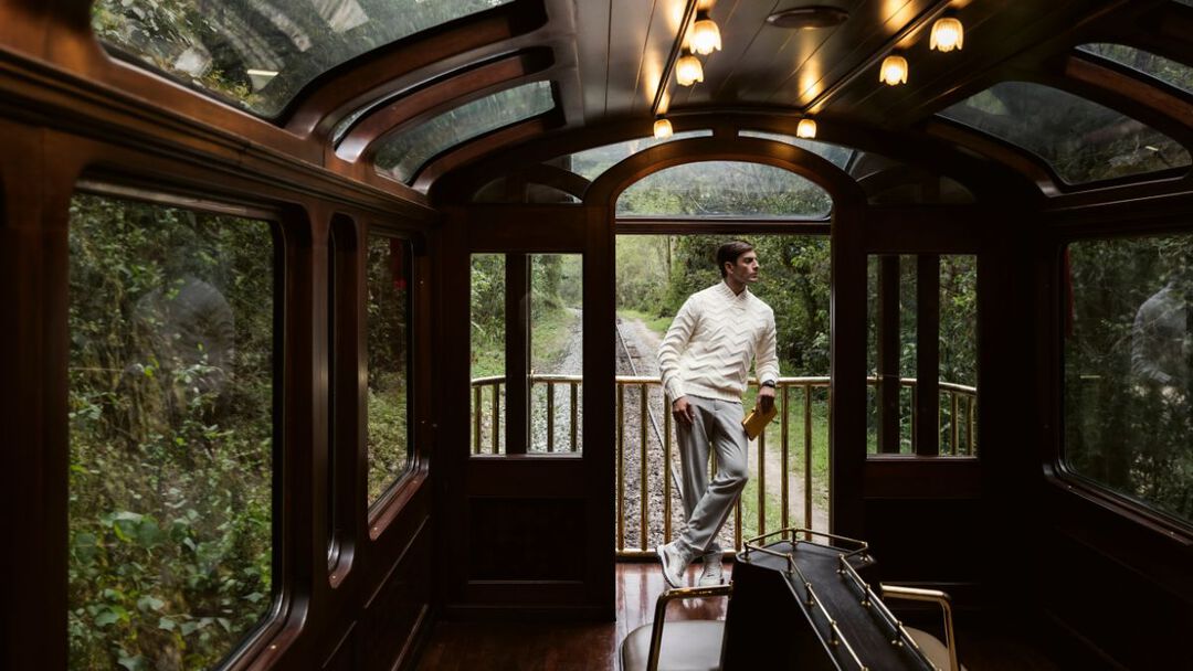 the model in the train to Machu Pichu