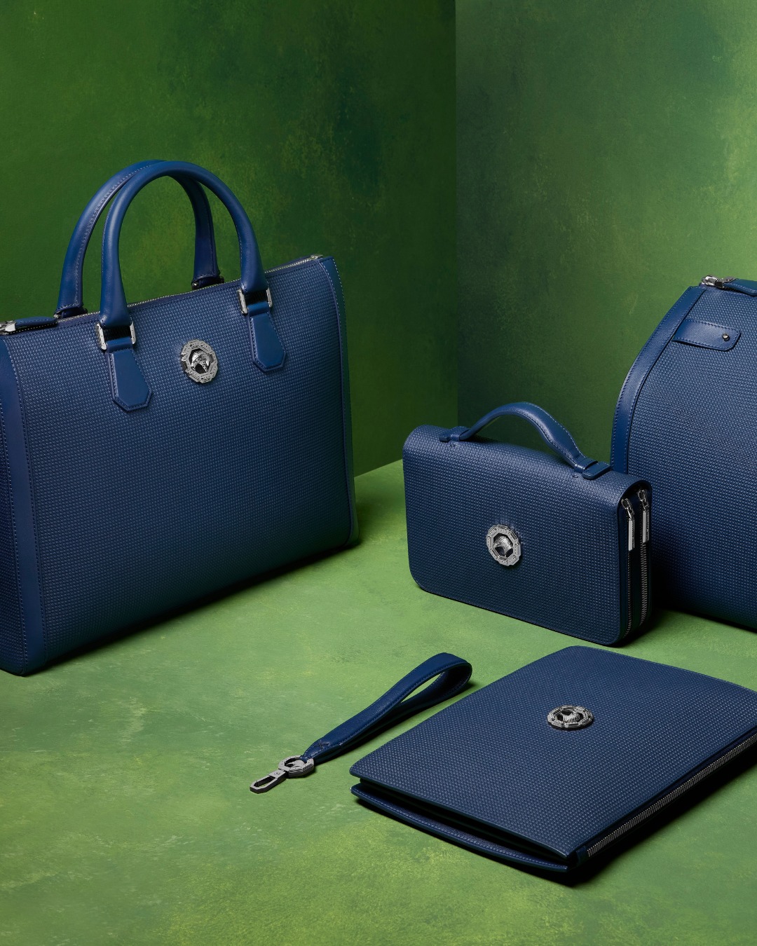 Handmade medium portfolio, 100% calfskin leather