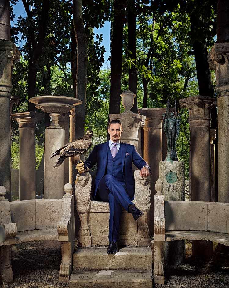 An elegant SR model in Vittoriale degli Italiani location