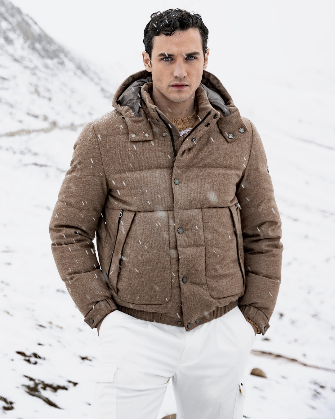 Hooded down jacket, wool and cashmere