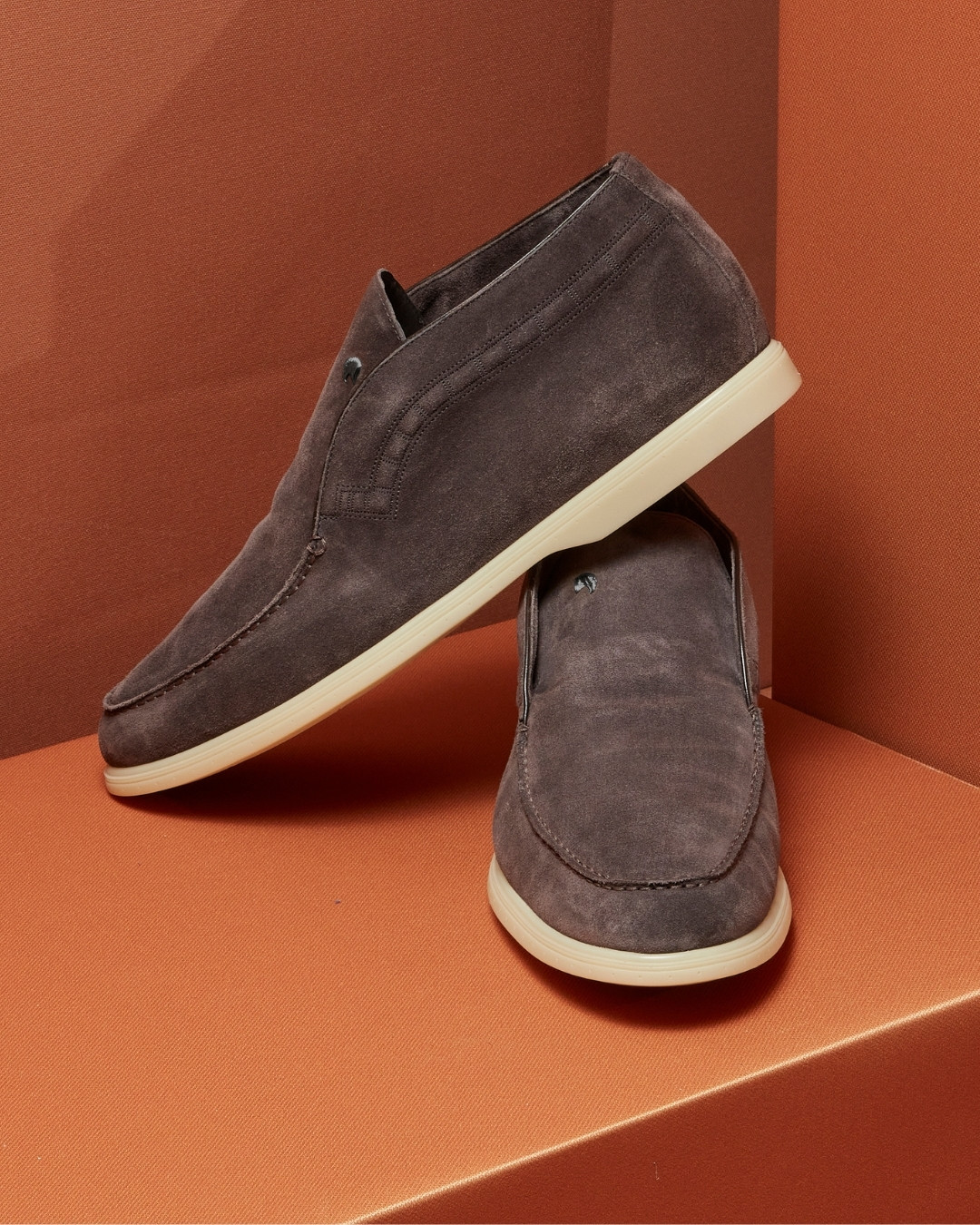 Slip-on casual shoes, suede