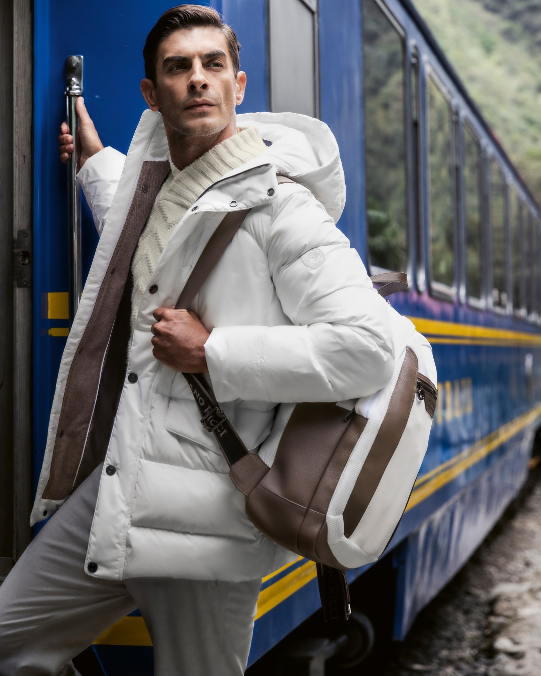 White hooded down jacket, 100% technical fabric