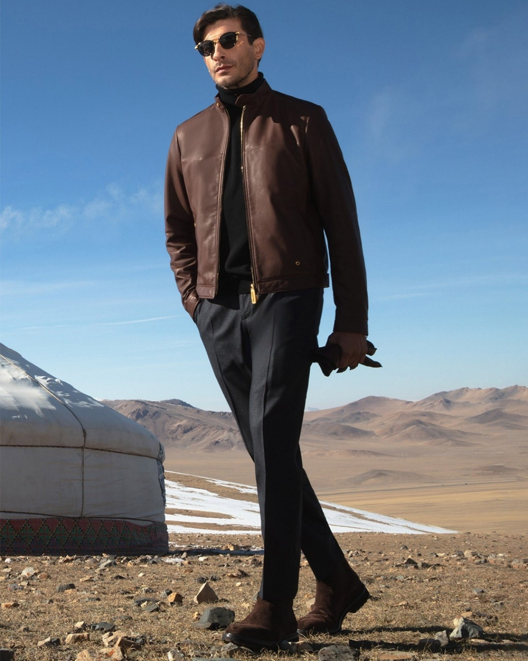 The model in Shar Nuur Lake