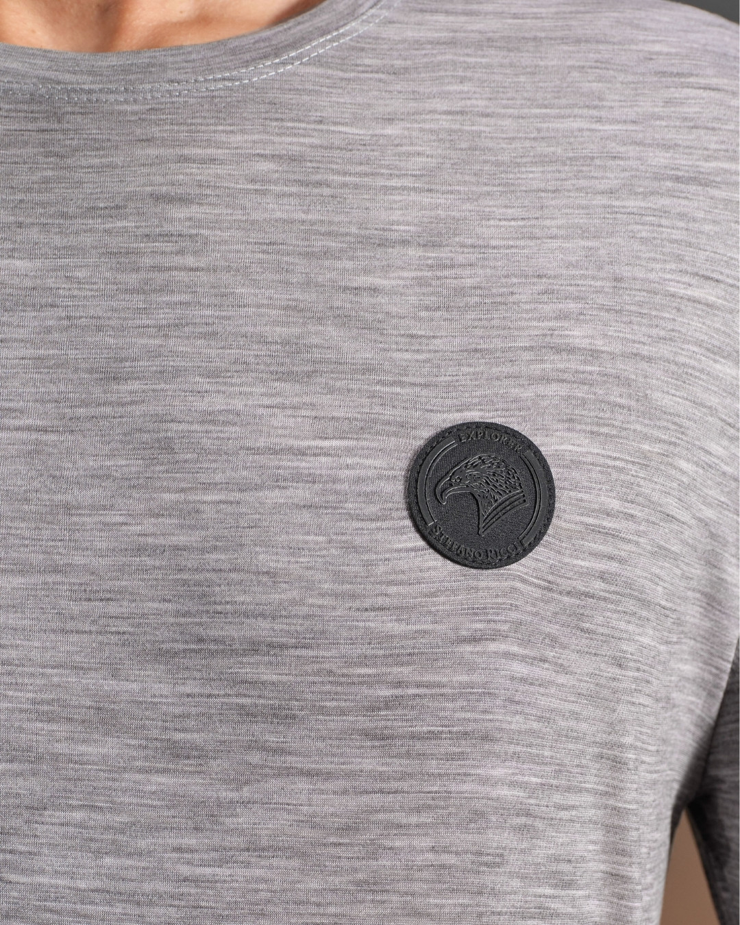 Details of Crewneck t-shirt, 100% virgin wool