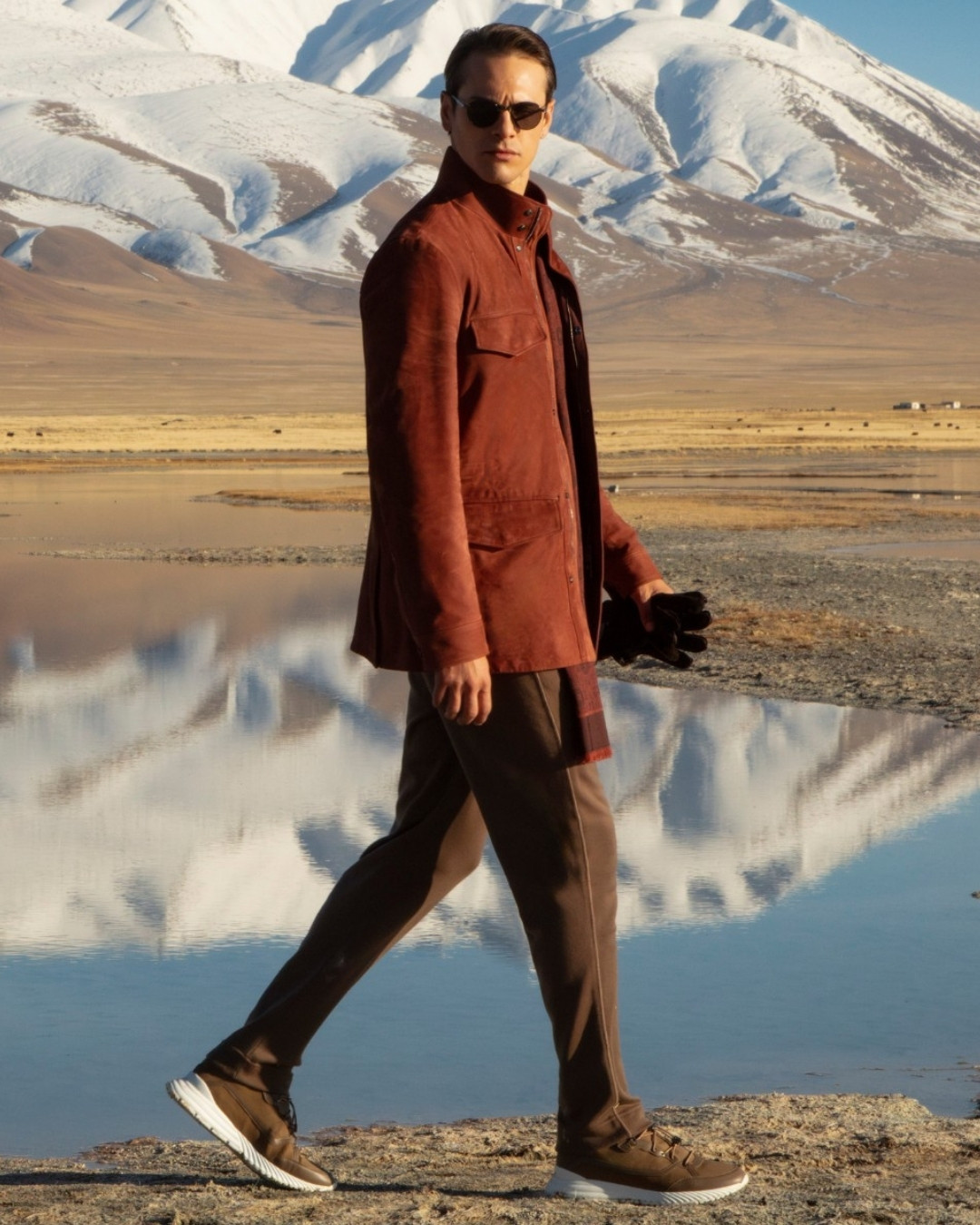 The model in Shar Nuur Lake