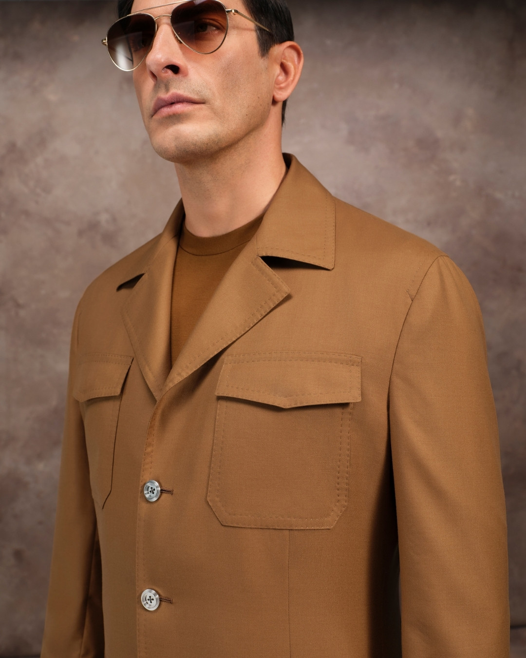 Details of Alpha Yarn overshirt, 100% vicu&ntilde;a