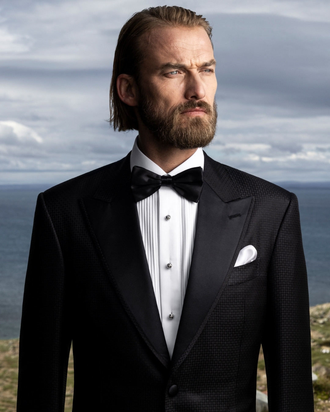 One-button evening jacket, silk and wool Evening shirt, 100% cotton