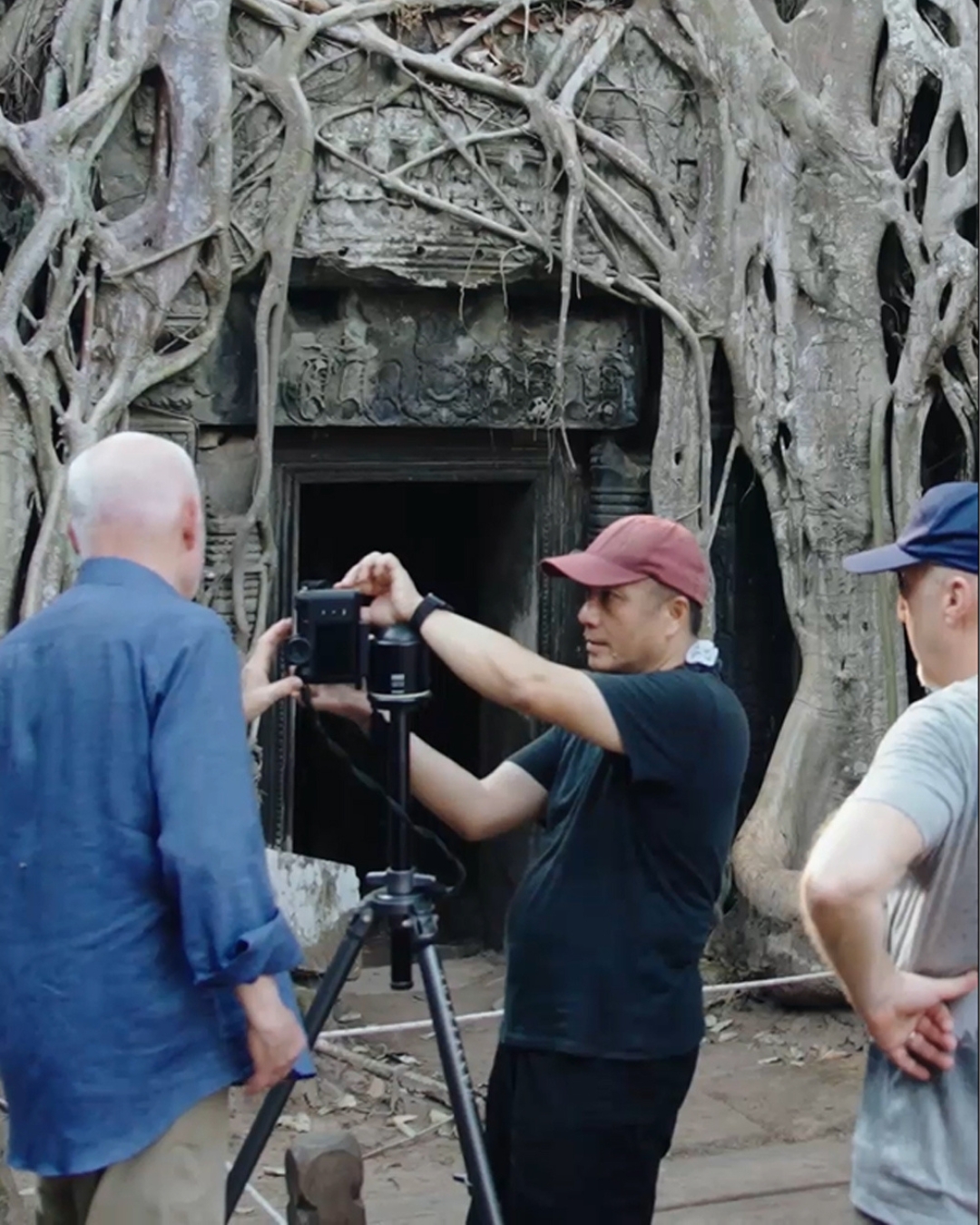 Cover video of The giant roots of Ta Prohm Temple