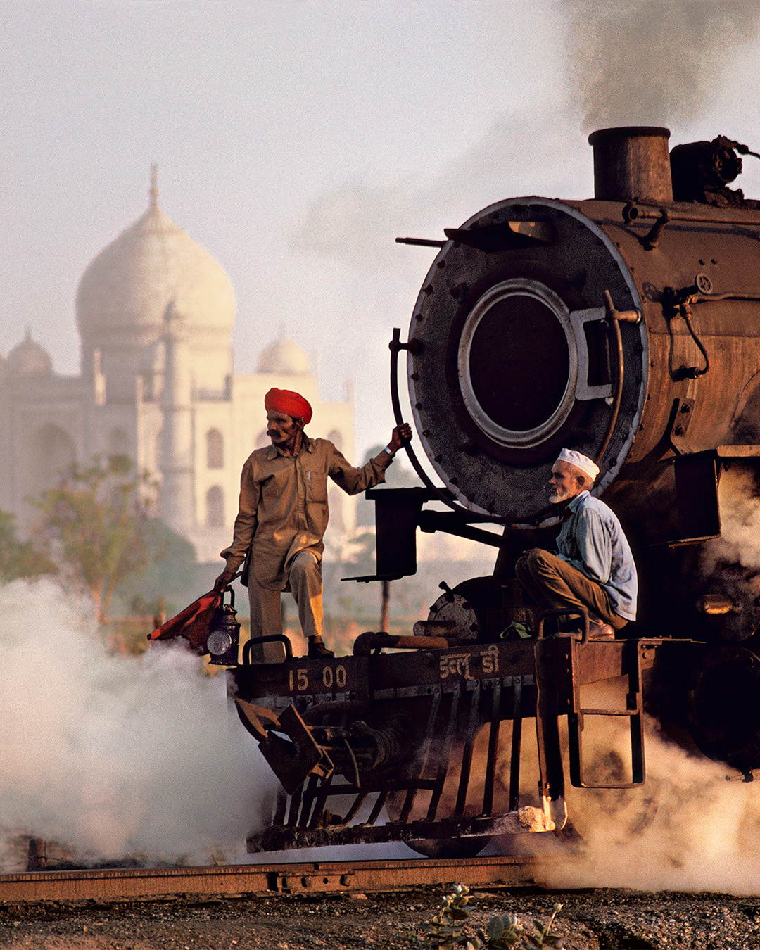 Taj Mahal and train, Agra, 1983 &copy; Steve McCurry
