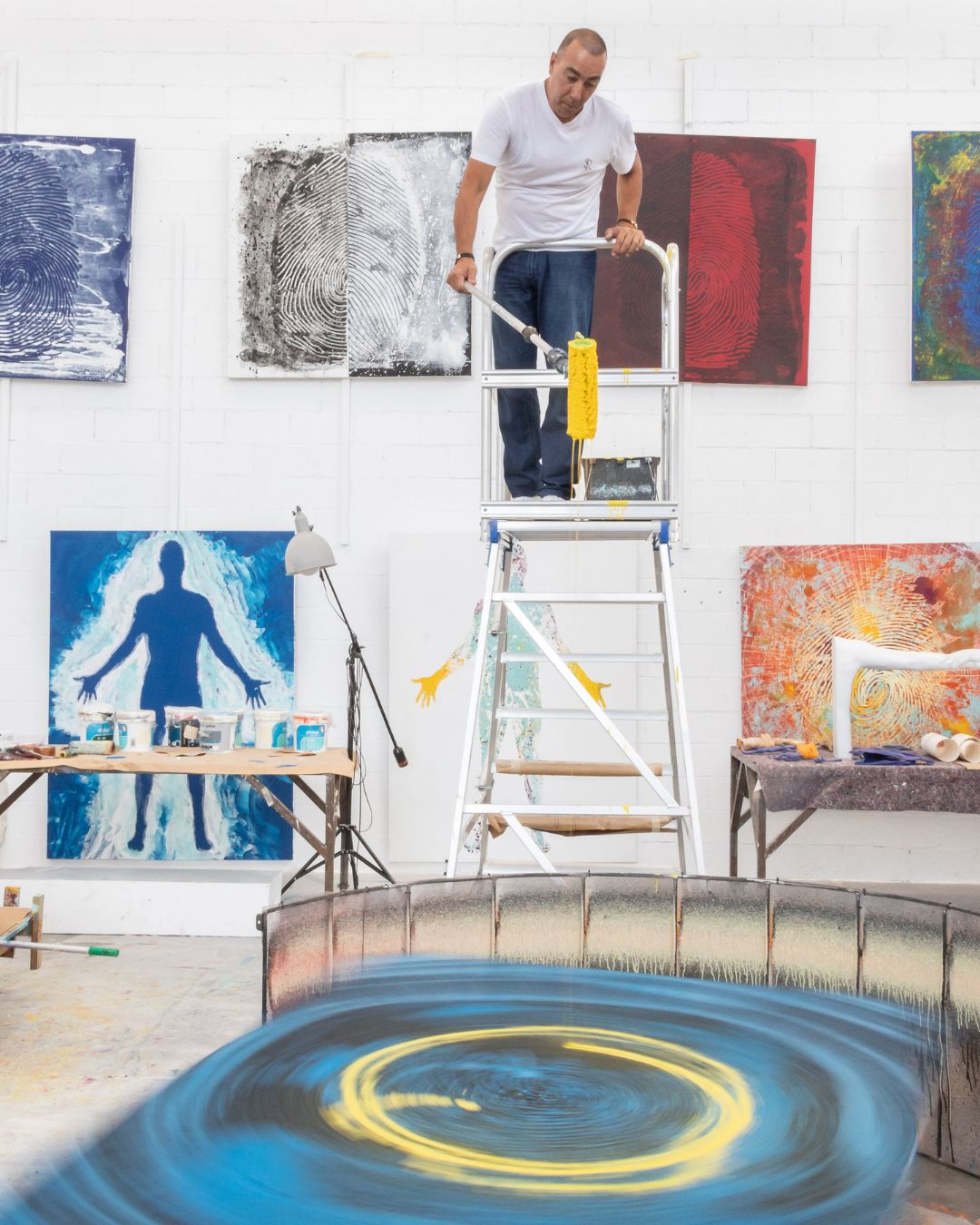 Lorenzo Quinn working on his painting